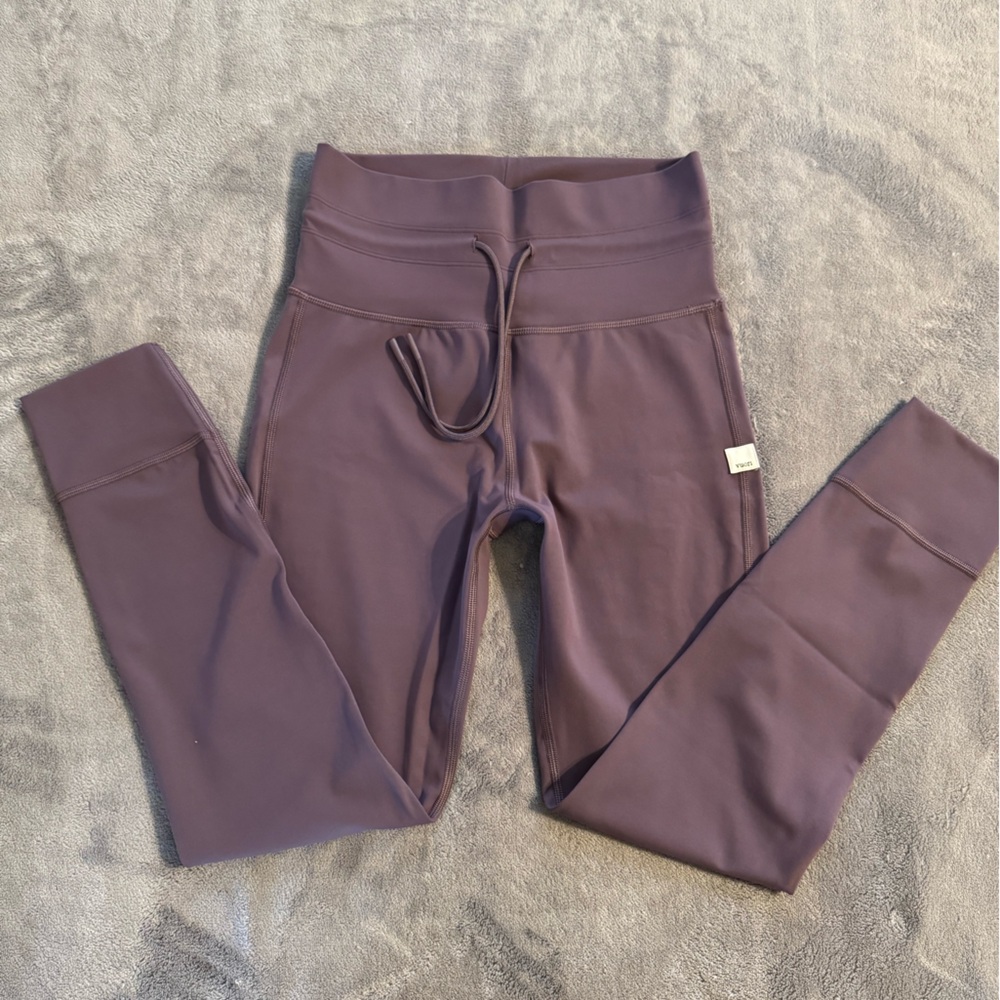 NWOT Vuori Daily Leggings